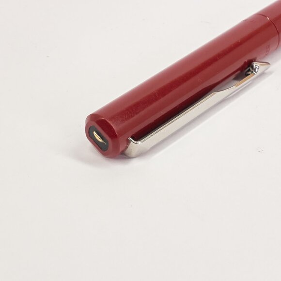 Parker Vector Fountain Pen / Red Barrel / Made in USA / Medium Nib - Picture 4 of 13